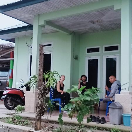 Petra Homestay Bangka Leda Ruteng Kültér fotó