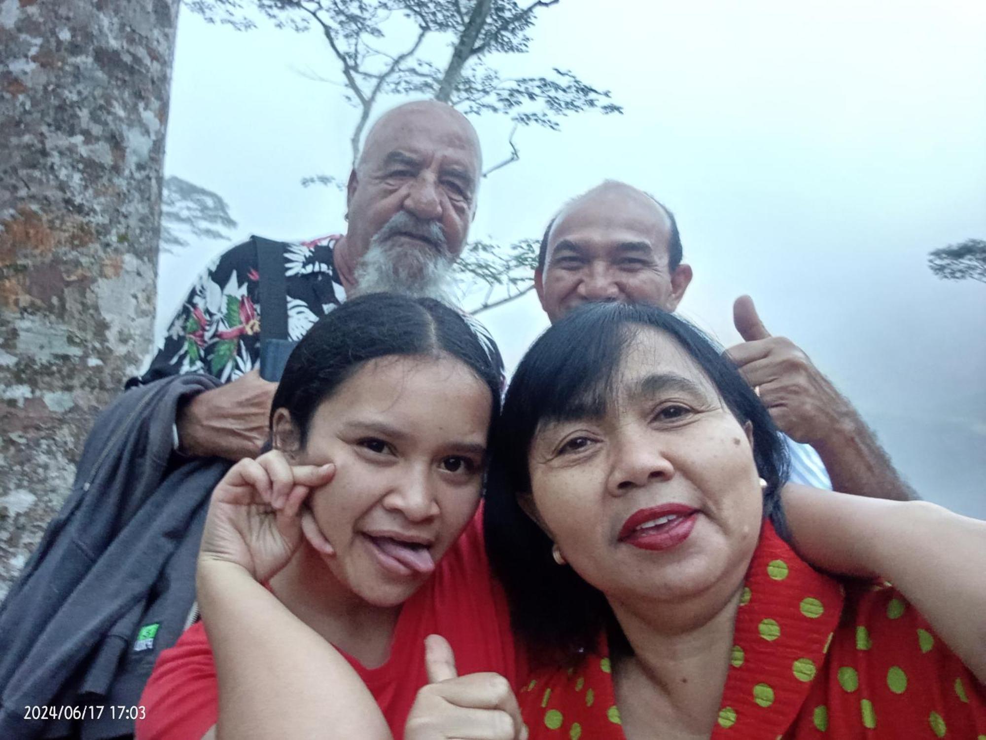Petra Homestay Bangka Leda Ruteng Kültér fotó