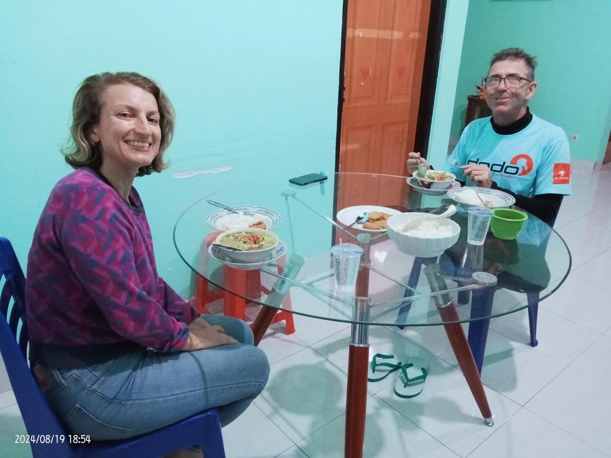 Petra Homestay Bangka Leda Ruteng Kültér fotó