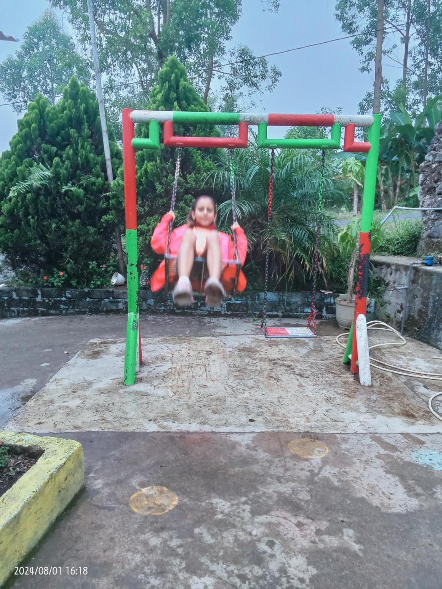 Petra Homestay Bangka Leda Ruteng Kültér fotó