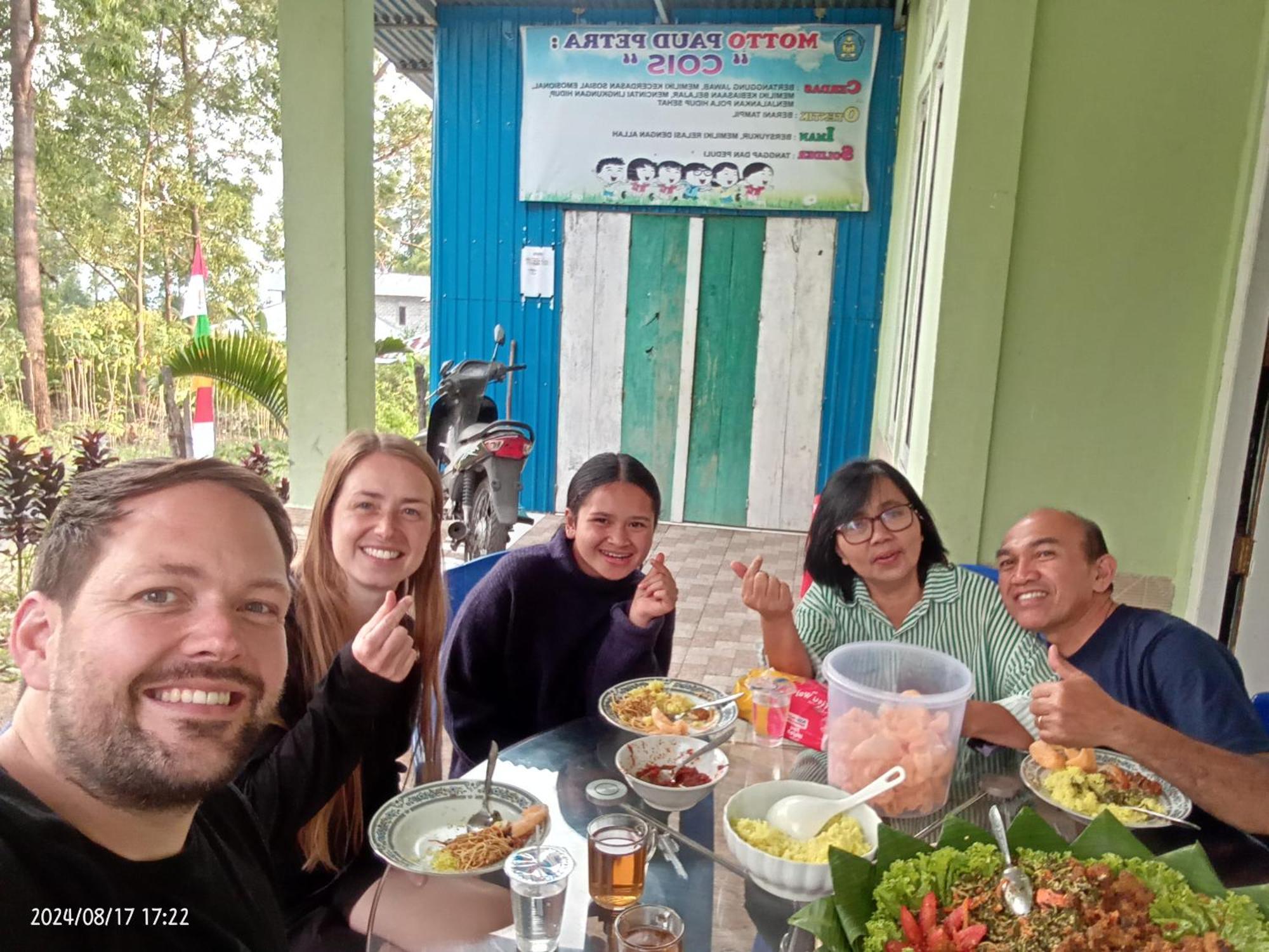 Petra Homestay Bangka Leda Ruteng Kültér fotó