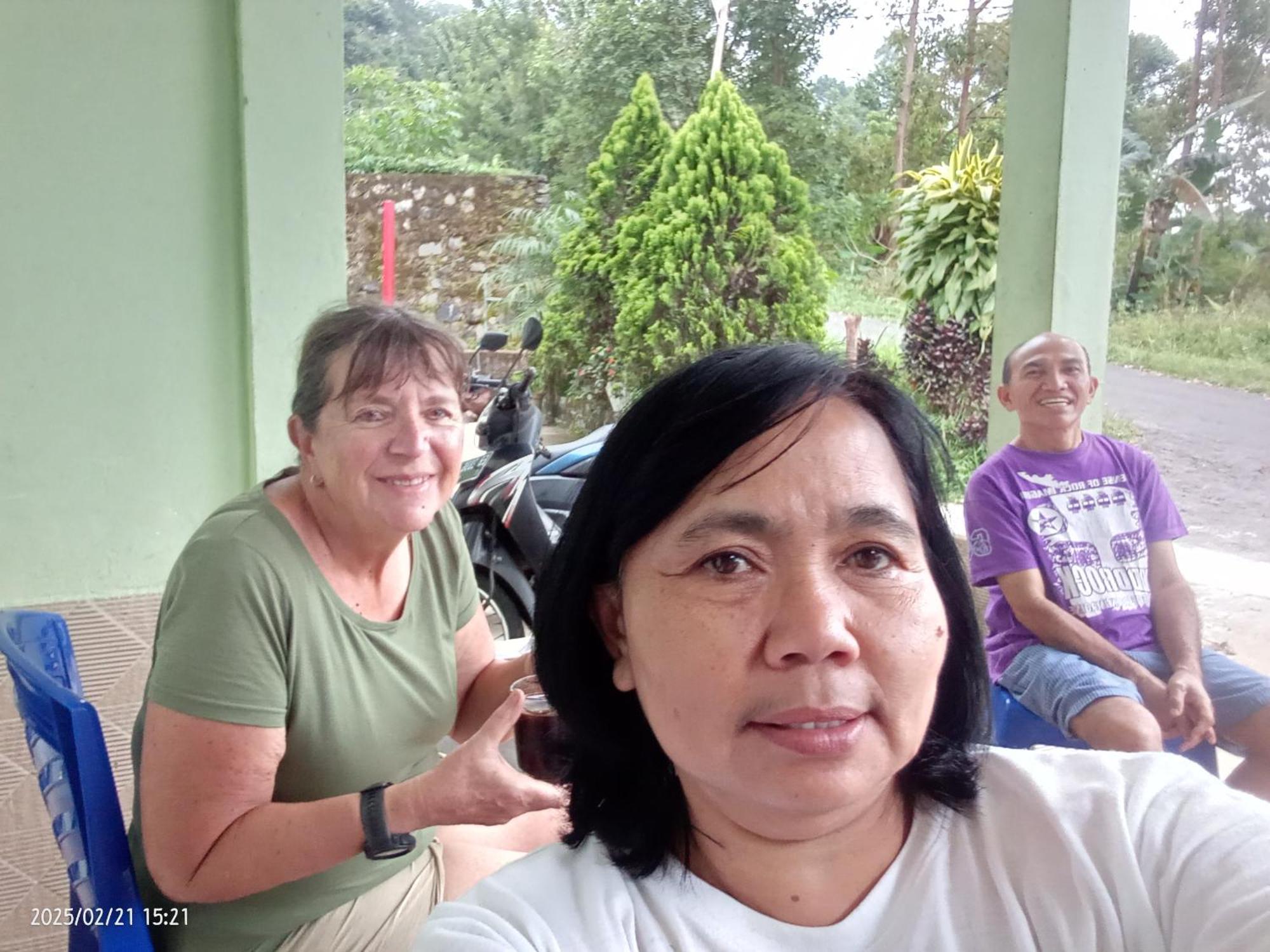 Petra Homestay Bangka Leda Ruteng Kültér fotó