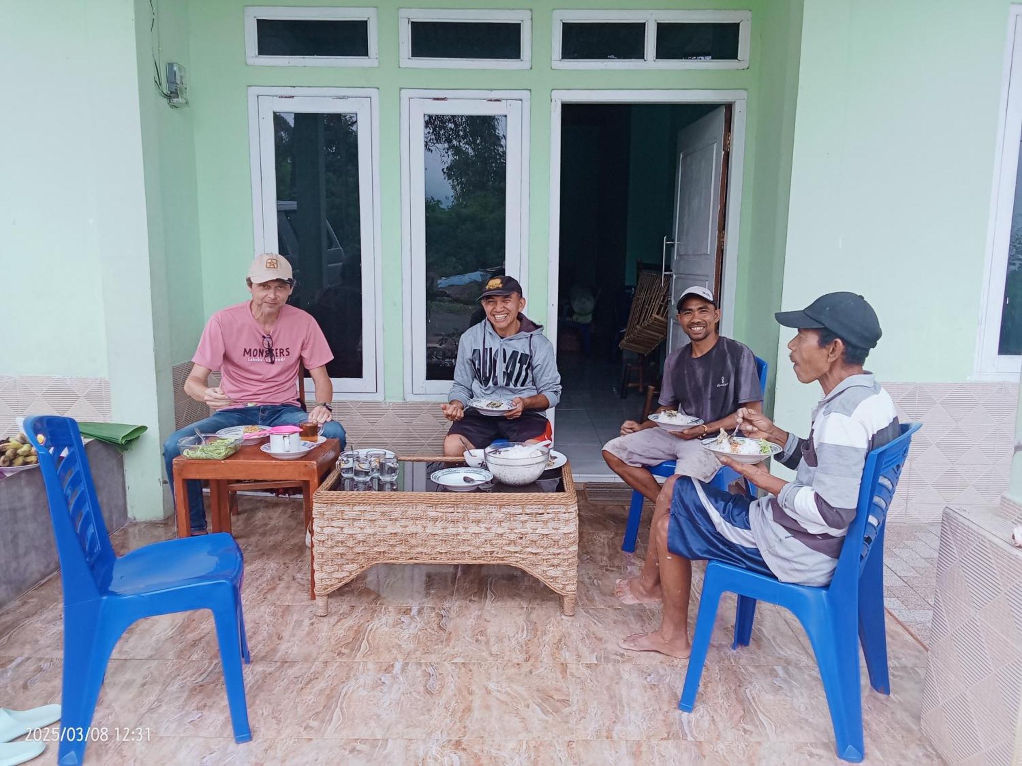 Petra Homestay Bangka Leda Ruteng Kültér fotó